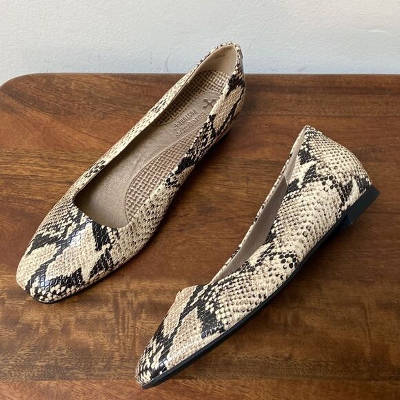 Snake Print Square Toe Flats Baretraps Payge New Sz. 7 - Picture 1 of 11